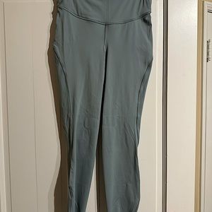 New Lululemon capris